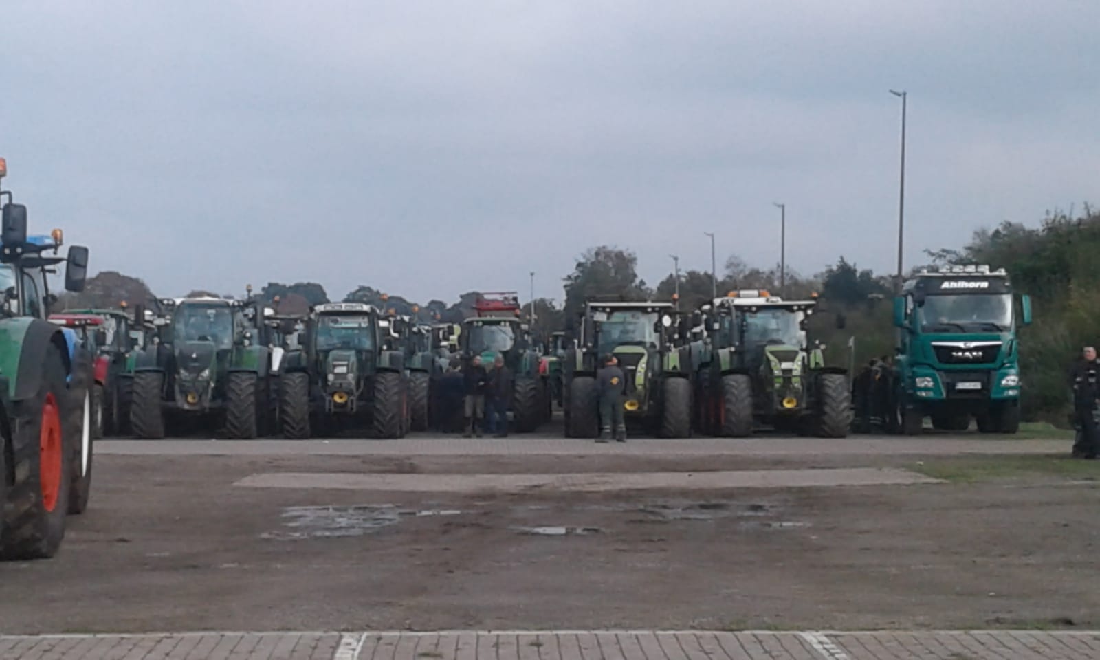 newsimages/50-Trecker demo5.jpg